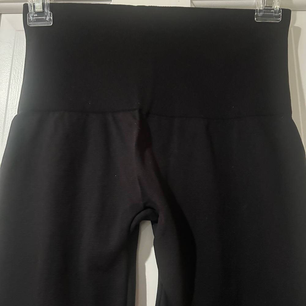 ⸻

Women’s Spanx Black High-Waist Shapewear Leggings – L